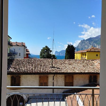 Appartamenti Baia Azzurra 3. Torbole Sul Garda Luaran gambar