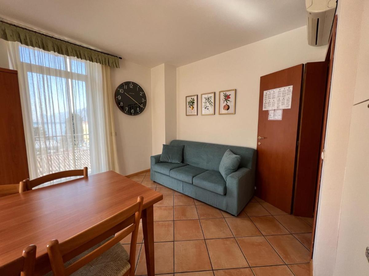 Appartamenti Baia Azzurra 3. Torbole Sul Garda Luaran gambar