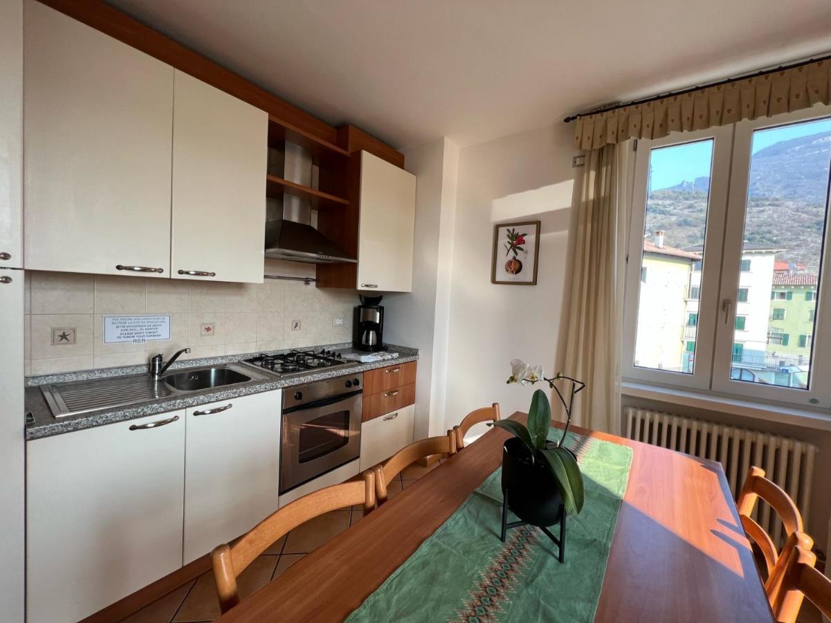 Appartamenti Baia Azzurra 3. Torbole Sul Garda Luaran gambar