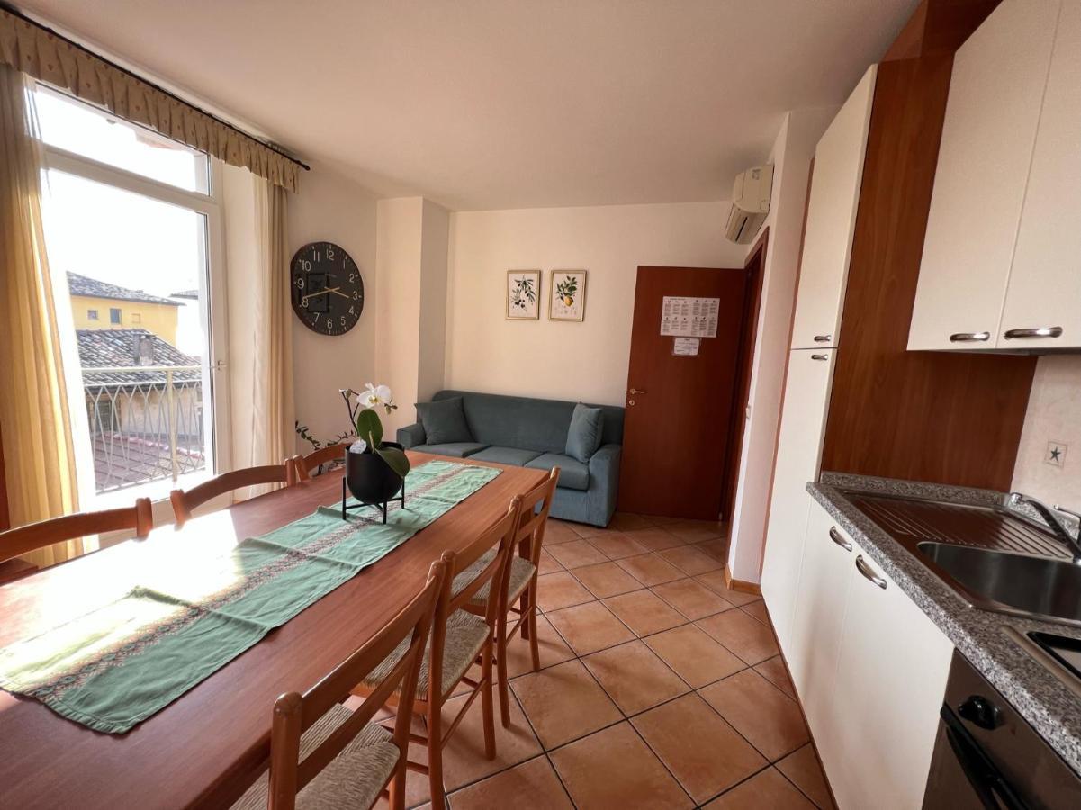 Appartamenti Baia Azzurra 3. Torbole Sul Garda Luaran gambar