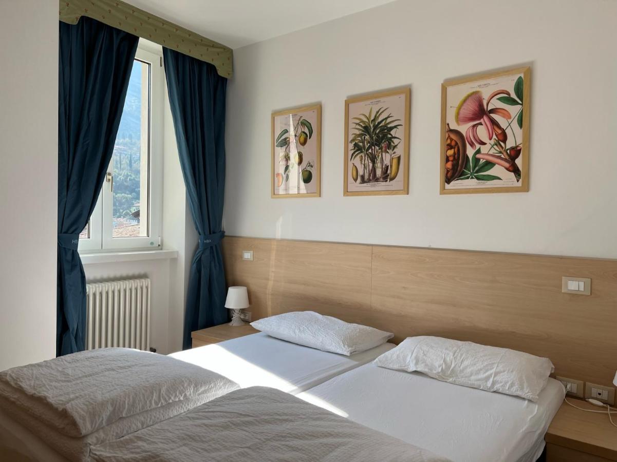Appartamenti Baia Azzurra 3. Torbole Sul Garda Luaran gambar