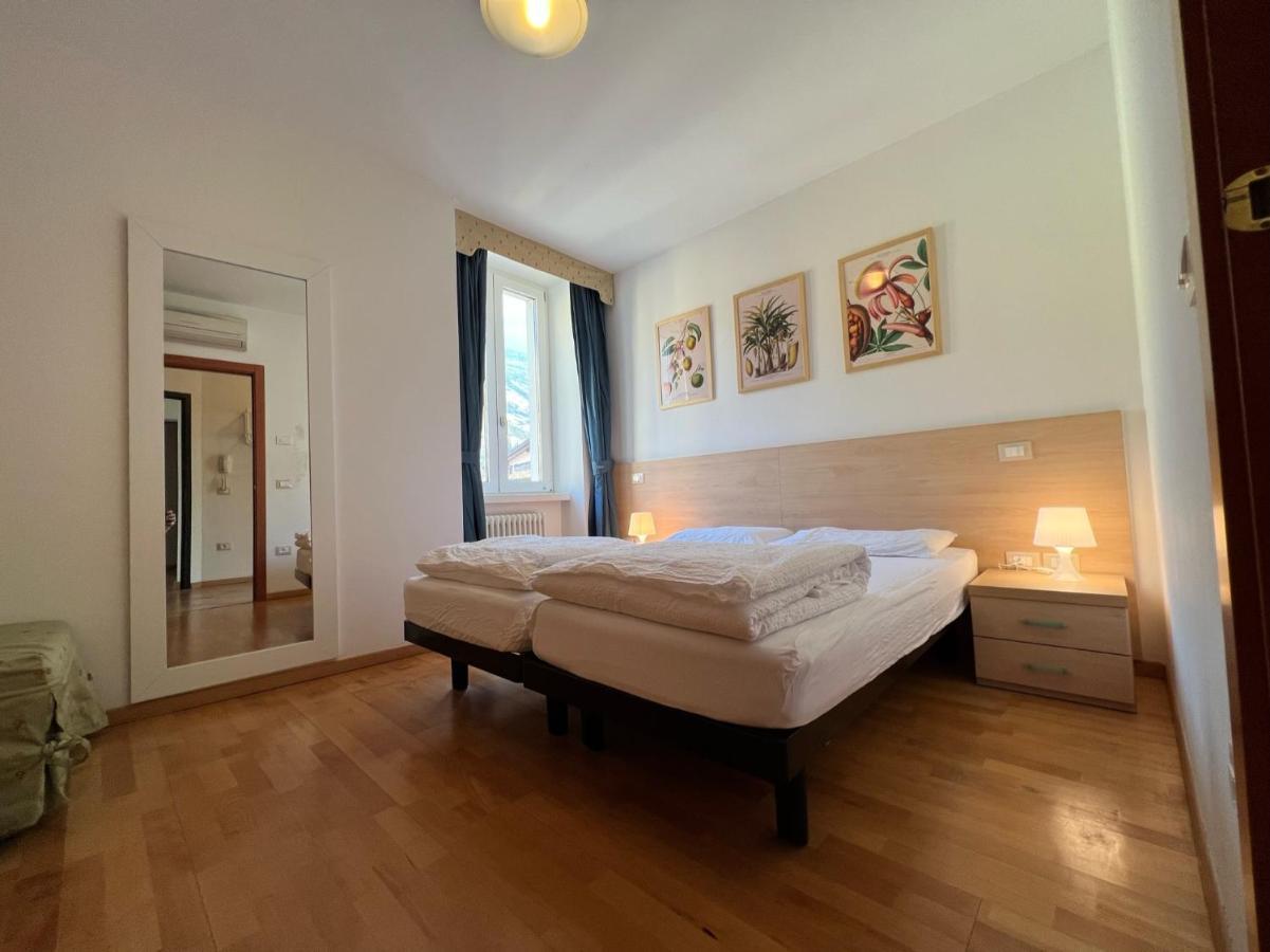 Appartamenti Baia Azzurra 3. Torbole Sul Garda Luaran gambar