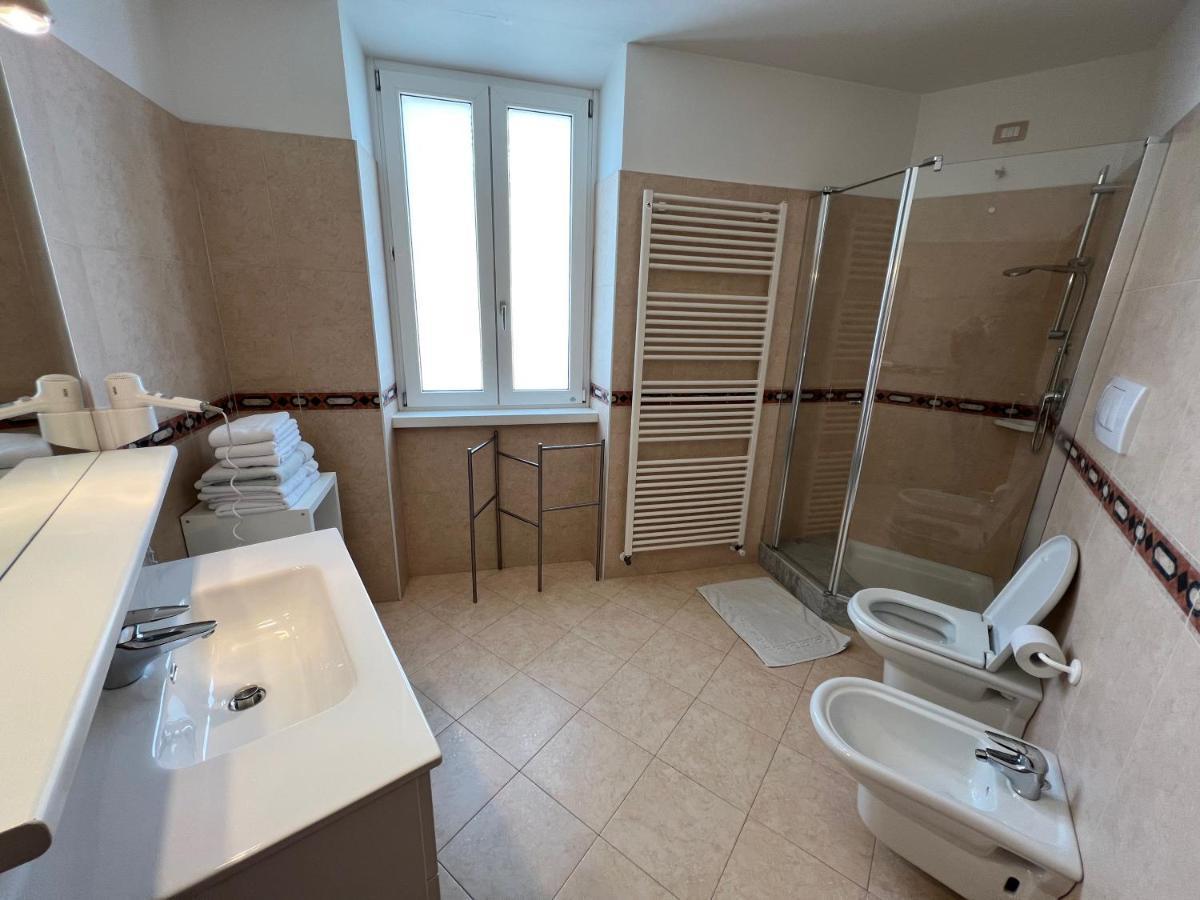 Appartamenti Baia Azzurra 3. Torbole Sul Garda Luaran gambar