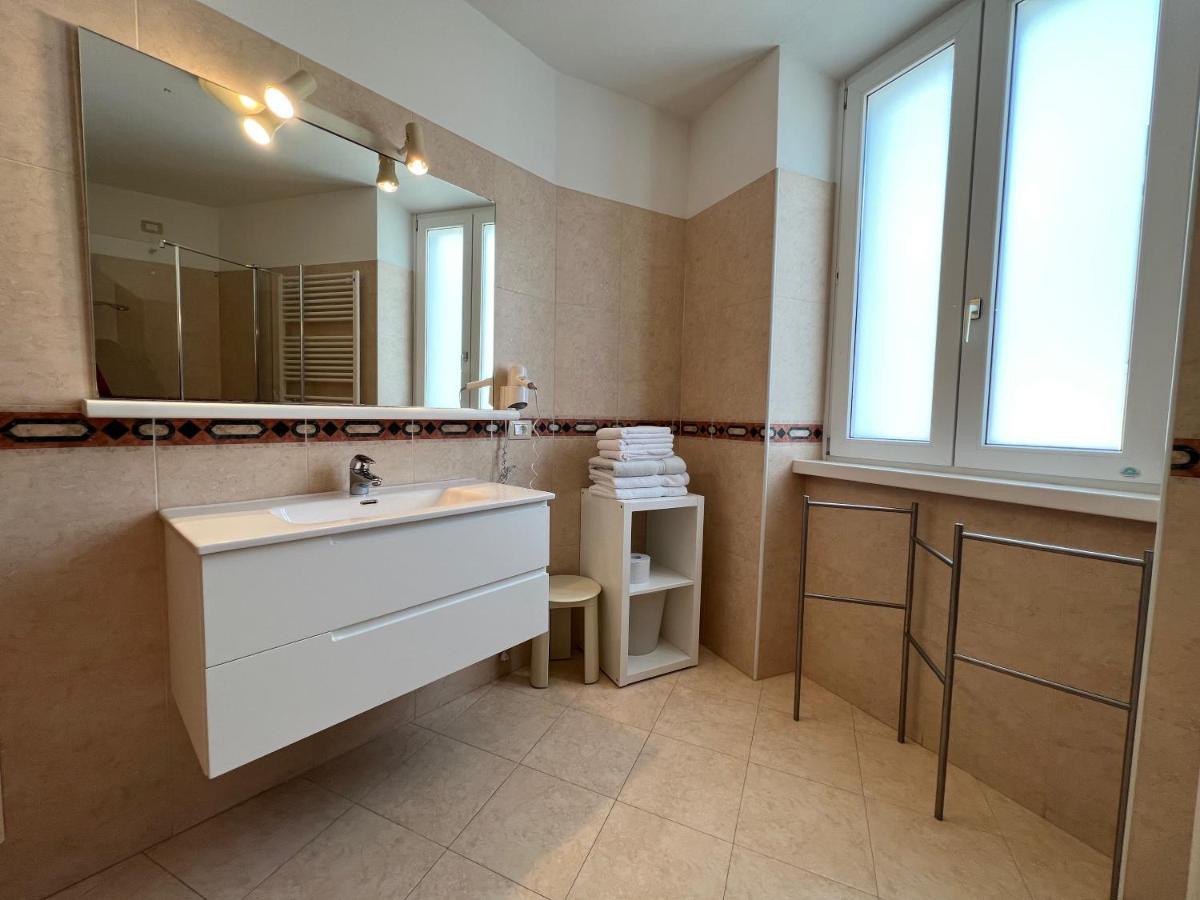 Appartamenti Baia Azzurra 3. Torbole Sul Garda Luaran gambar