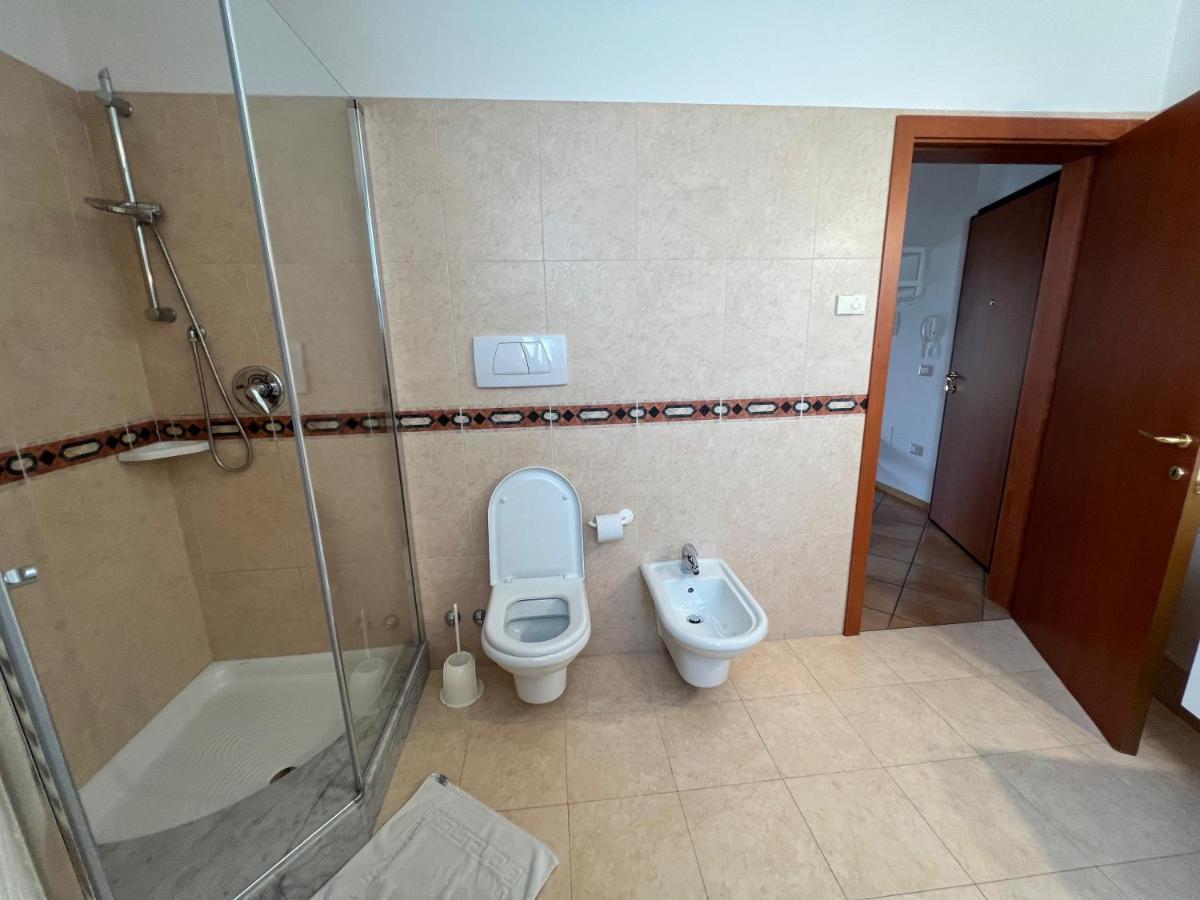 Appartamenti Baia Azzurra 3. Torbole Sul Garda Luaran gambar