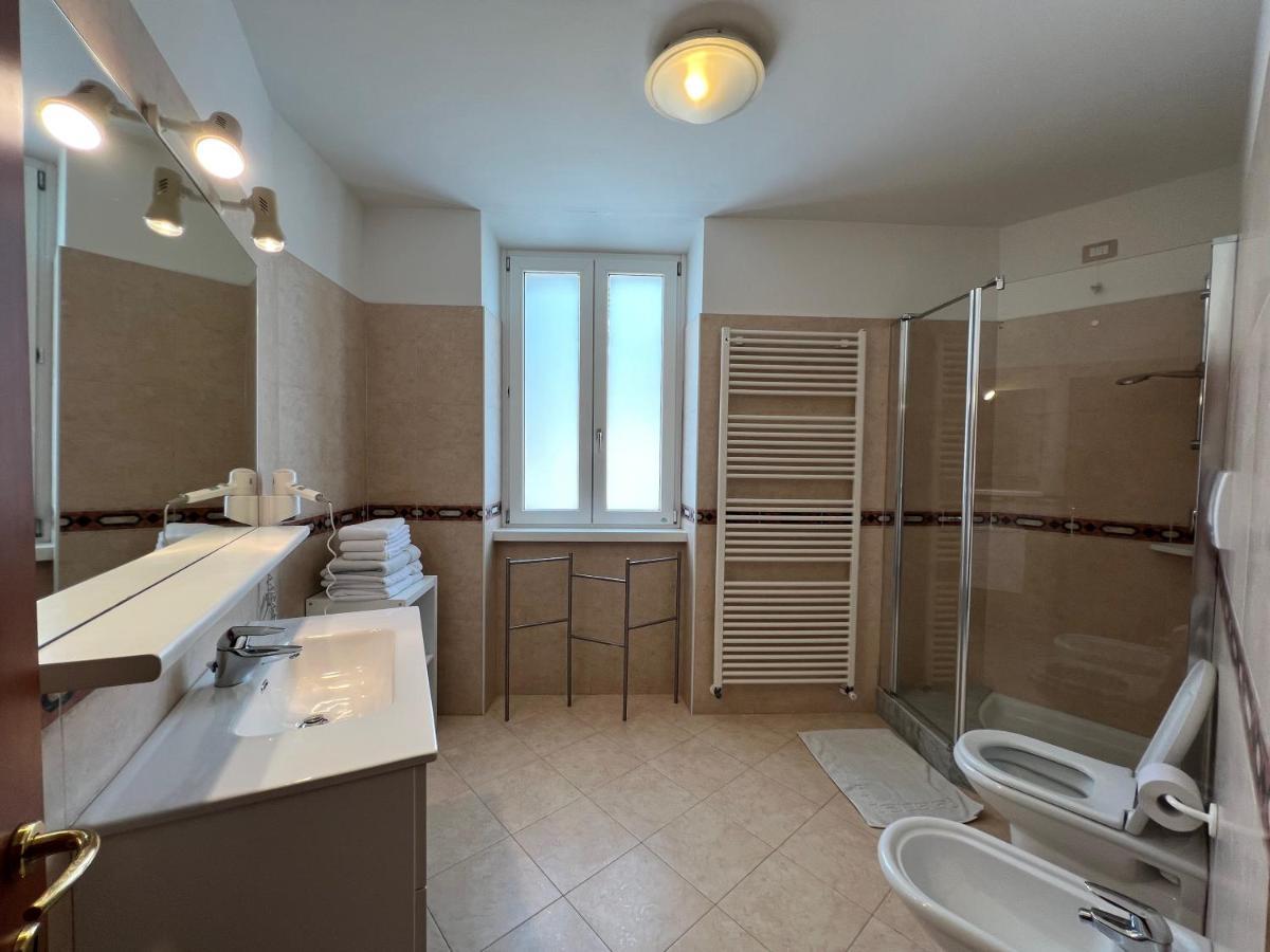 Appartamenti Baia Azzurra 3. Torbole Sul Garda Luaran gambar